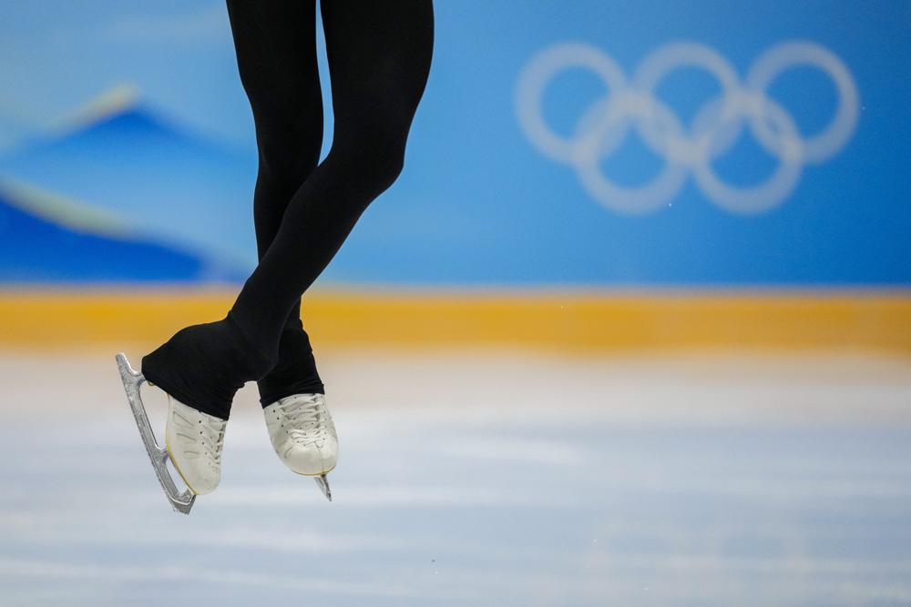 EXPLAINER: How figure skaters deliver quadruple jumps – AP News