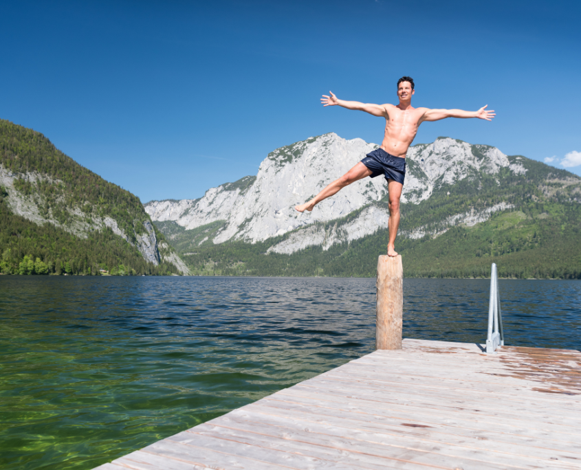 What a 10-Second Balance Test Can (and Can’t) Tell Us About Longevity