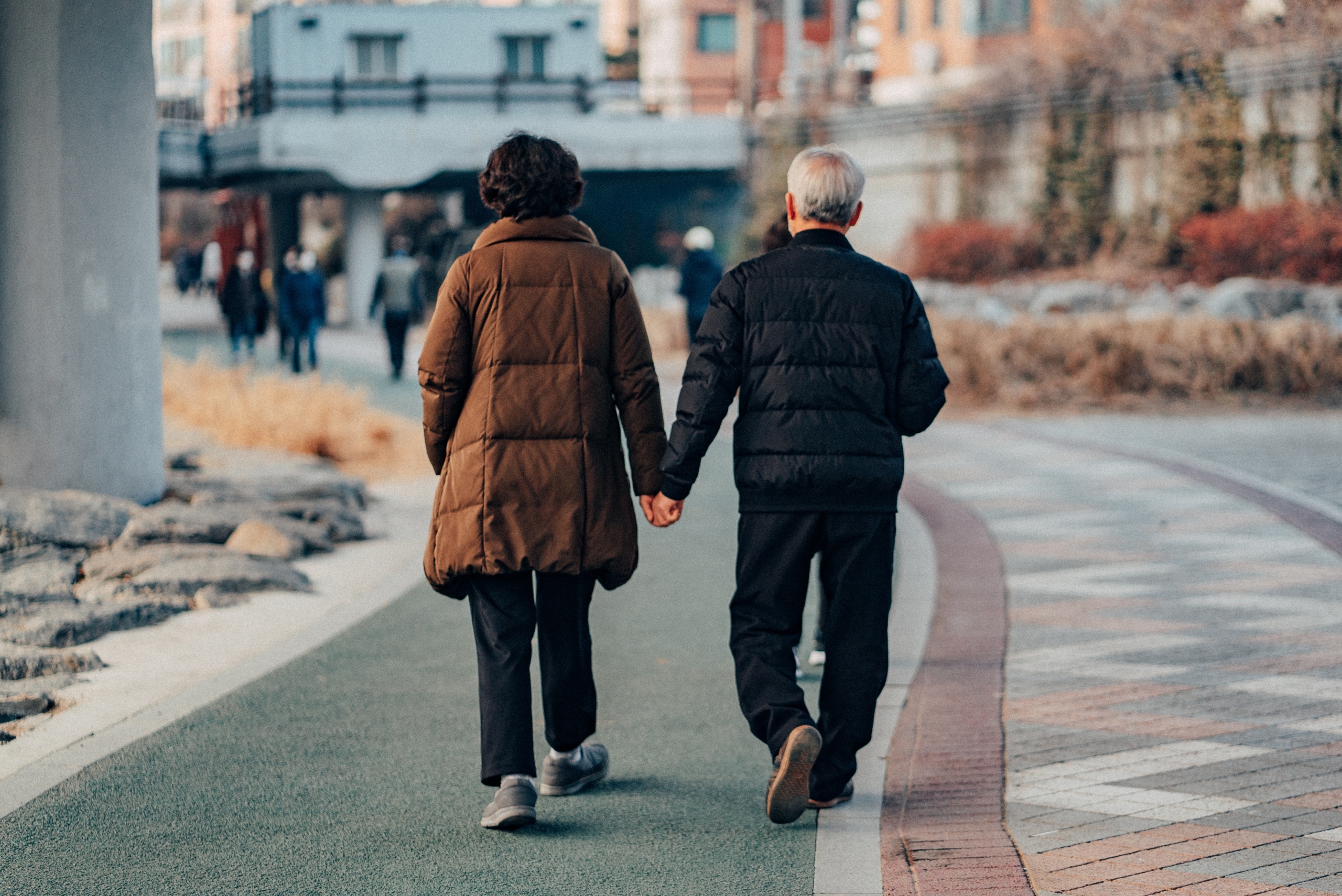 Walking Just 4,000 Steps a Day Can Help You Live Longer – Healthline