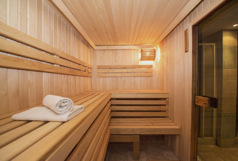 S.F. is embracing saunas and cold plunges. Are they actually good for you?